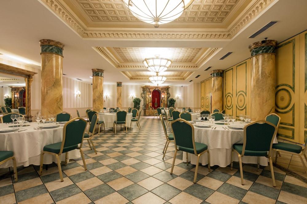 Hotel Exe Reina Isabel Avila