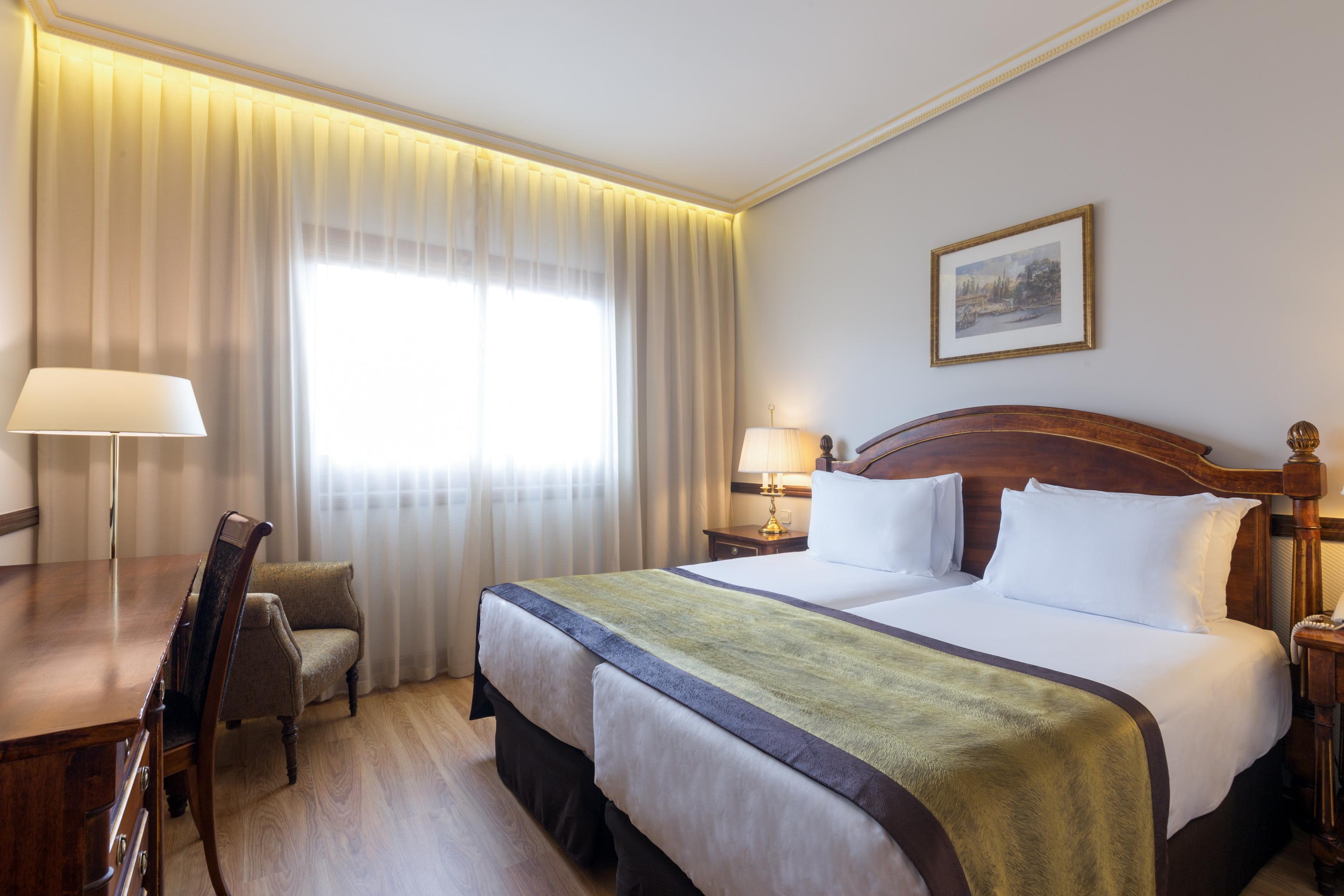 Hotel Exe Reina Isabel 4*