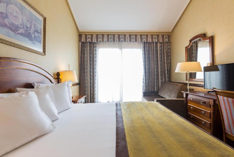 Hotel Exe Reina Isabel Avila