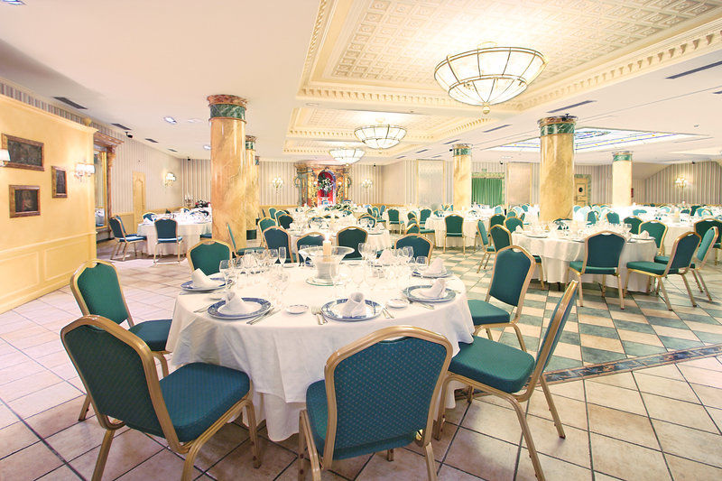 Exe Reina Isabel Hotel 4*