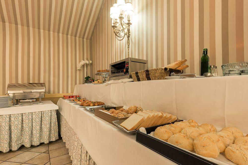 Hotel Exe Reina Isabel 4*